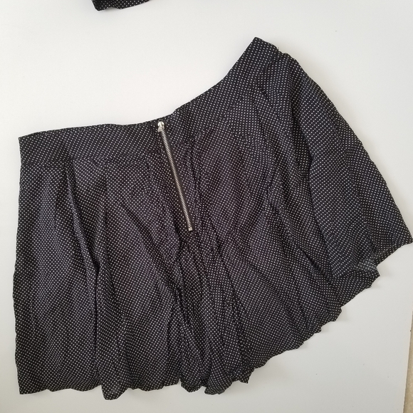 2 Piece Black and White Polka Dot Top & Shorts Set - Picture 7 of 9